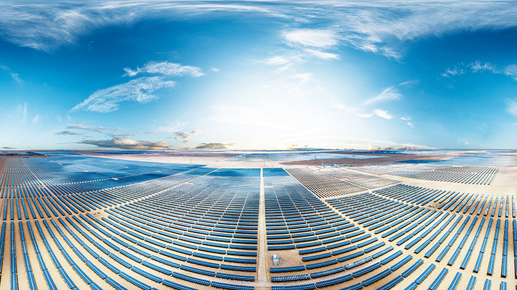 Connected the Golmud PV front-runner project in Qinghai to the grid, leading the nation's photovoltaic power generation into a new era of grid parity.